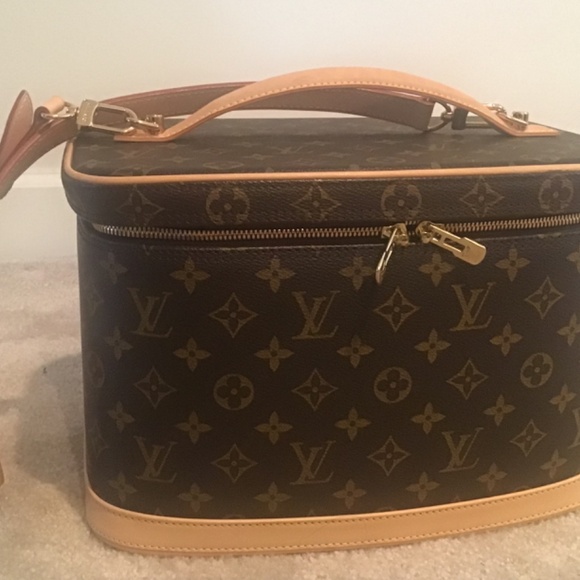 Louis Vuitton Vanity Case - Picture 9 of 16